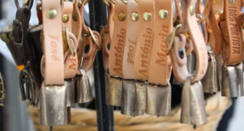 Em uma cerimônia especial na Namíbia, a UNESCO reconheceu o fabrico de chocalhos - os sinos de gado típicos da região do Alentejo, em Portugal, - como Patrimônio Cultural Imaterial com Necessidade de Salvaguarda Urgente. A decisão foi celebrada pelo comit