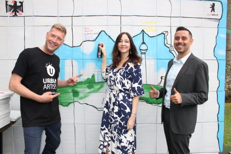 Hendrik auf der Heidt, artista berlinense e fundador da Urbanartists, Martina Hackelberg, Cônsul-Geral da Alemanhã em São Paulo e  Carlo Carbone, Market e Media Manager do VisitBerlin.- Crédito Gabriela Karam