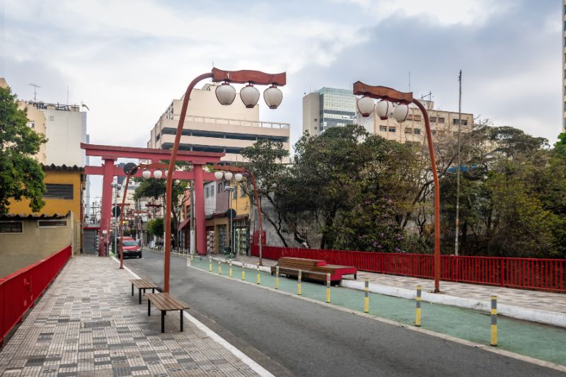 Descubra seis passeios para aproveitar as férias em São Paulo utilizando metrô e trem. Confira atrações culturais, gratuitas e ideais para toda a família.