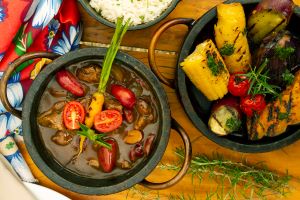 Entre natureza, boa mesa e tempo sem pressa, o Grupo Dona Chica propõe uma forma mais leve de viver o feriado em Campos do Jordão.
