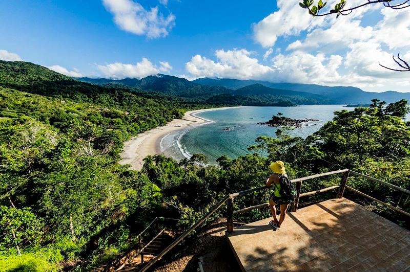 Praias cercadas pela Mata Atlântica, cachoeiras, mirantes e patrimônio histórico revelam diferentes paisagens para explorar com outros olhos
