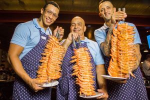 O maior Festival do Pescado e Frutos do Mar da Ceagesp chega à sua nona semana com mais de 70 pratos à vontade, incluindo camarões, paella, moquecas e delícias do mar. Saiba tudo sobre o evento gastronômico mais saboroso de São Paulo.