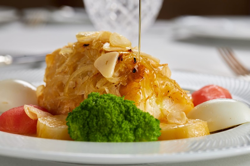 Guia de Páscoa em São Paulo reúne restaurantes com menus especiais, brunches em hotéis e ovos de chocolate artesanais para celebrar a data em 2026.